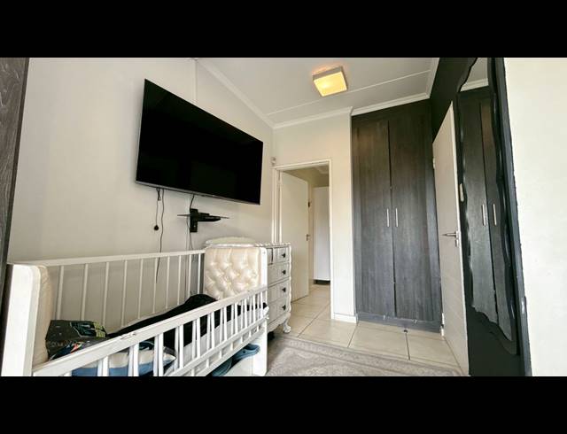 2 BEDROOM APARTMENT FOR SALE IN OAKDENE